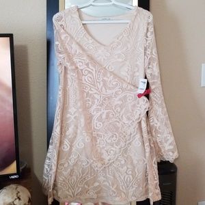 Lace bell sleeve dress